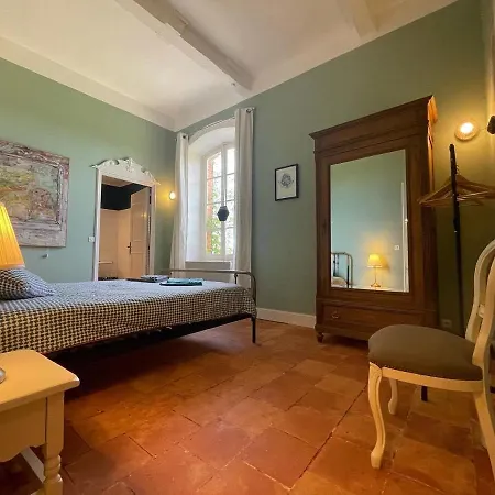 Holiday home Maison Saraphina